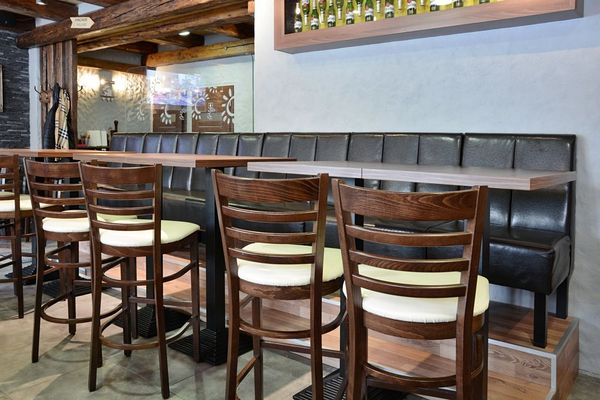 Čalouněné restaurační lavice barové