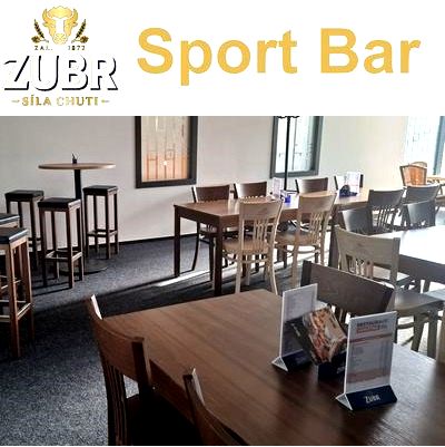 Dřevěné hospodské židle s logem