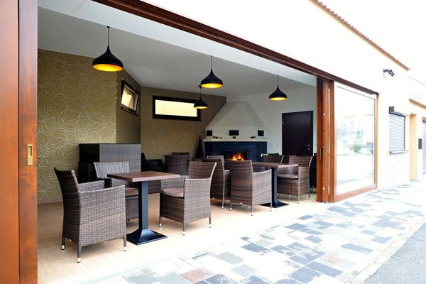 Zahradní nábytek do restaurace