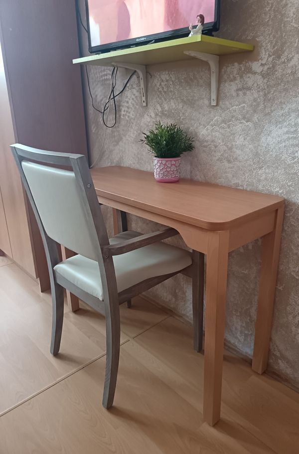 Stoly pro vozíčkáře, se zaoblenými rohy, v atypickém rozměru