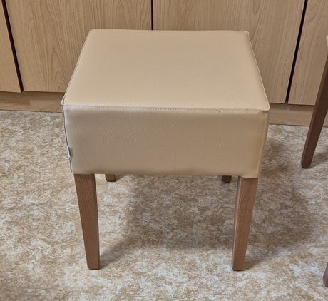 Dřevěné křesla pro seniory a domovy důchodců s odnímetným sedákem