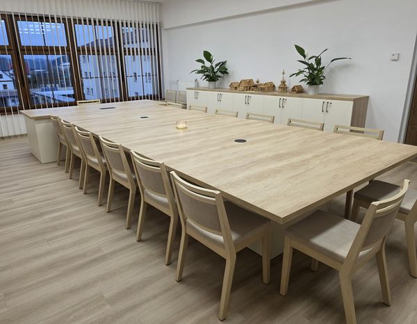 Dřevěné židle pro kulturní domy LEANDRO P ST