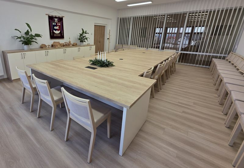 Dřevěné židle pro kulturní domy LEANDRO P ST