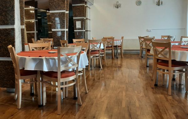 Dřevěné židle s čalouněným sedákem PATTY P