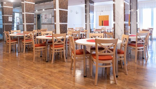 Dřevěné židle s čalouněným sedákem PATTY P