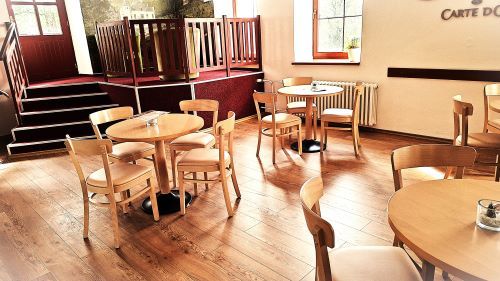 Dřevěné židle s čalouněným sedákem PATTY P