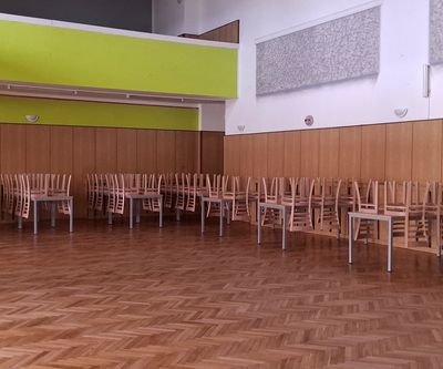 Dřevěné židle pro kultruní domy