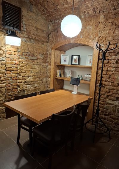 čalouněnélavice a židle do restaurace