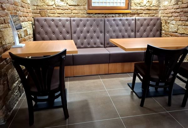 čalouněnélavice a židle do restaurace