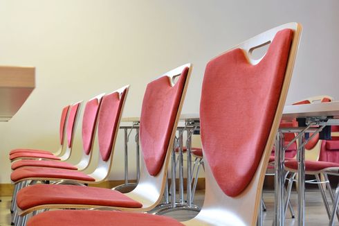 Kovové židle a stoly