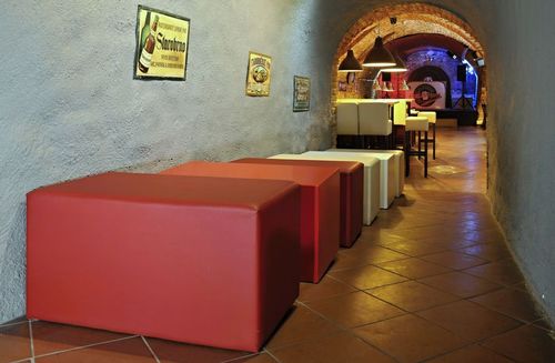 Čalouněná lavice CUBO 2.