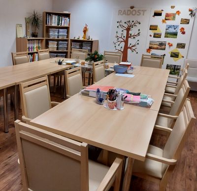 Židle s odnímatelným sedákem