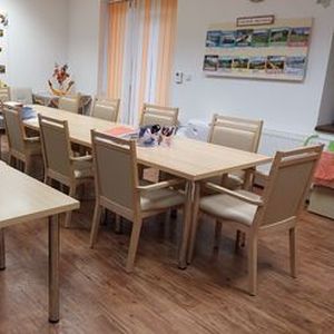 Židle pro Charitu ve Valašském Meziříčí