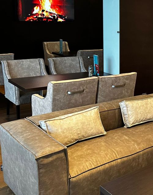 Čalouněná křesla s úchytkou pro manipulaci Křesla Denis čalouněná s úchytkou