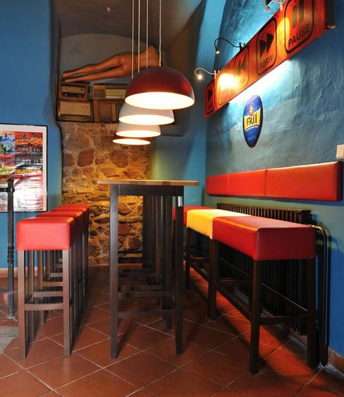 Dřevěná barová židle FABIO.