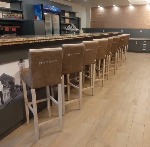 Barové židle dřevěné