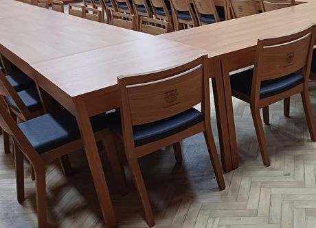 Stoly a židle pro obec Kaňovice