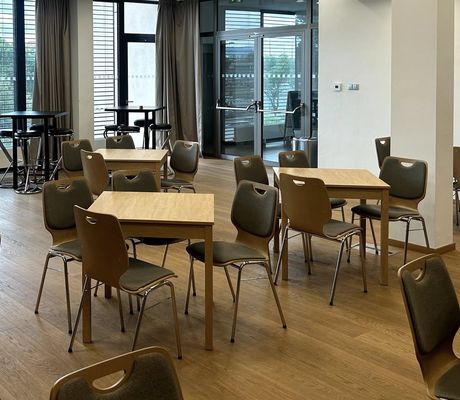 Kovové židle a stoly pro Kulturní dům Strážničan