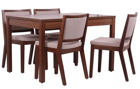 Židle a stoly pro kulturní domy