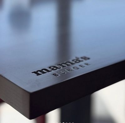 Dřevěné židle a stoly pro restaurace