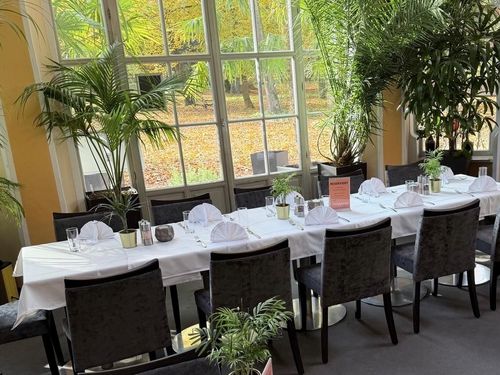 Designové čalouněné židle s možností stohování Čalouněné židle design interiéry