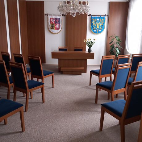 Dřevěné židle do obřadních místností a kanceláří
