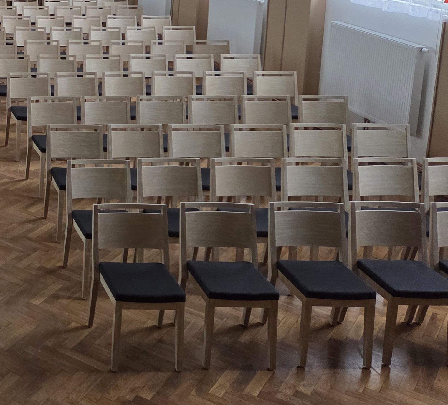 Židle s možností stohování pro obec Ježov