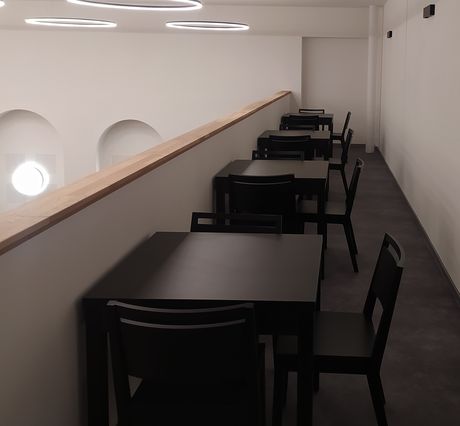 Stohovatelné židle a stoly pro kulturní domy 