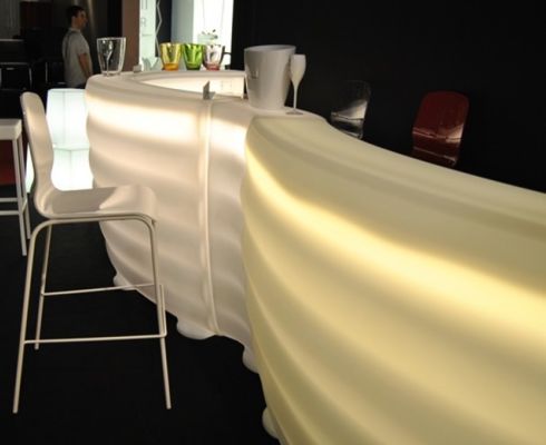 Sestavovací bar s osvětlením