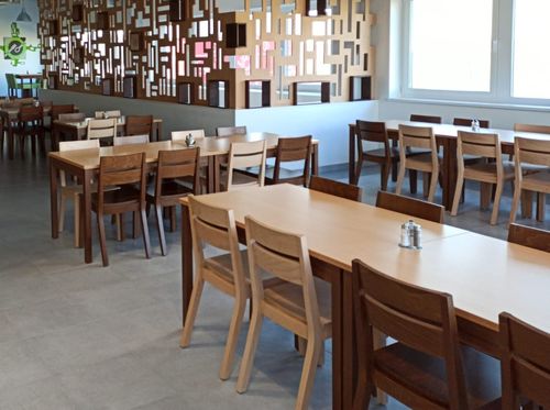 Dřevěné stoly barevné kombiace dvoubarevné