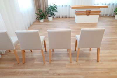 Celočalouněné židle do obřadní síně