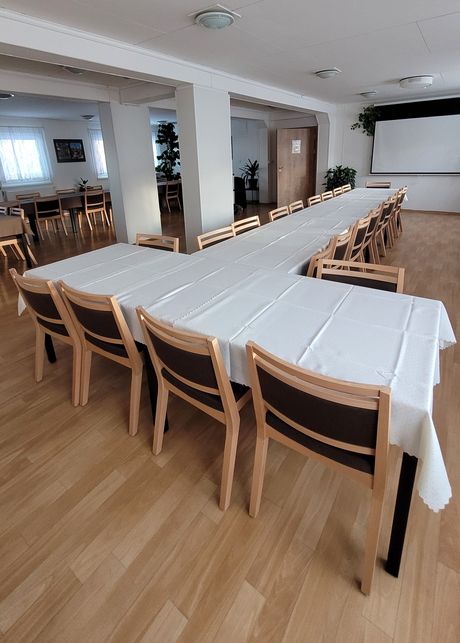 Čalouněné židle pro seniory do domova důchodců