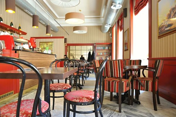 Čalouněné židle pro kavárny