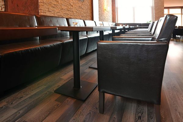Čalouněné lavice a křesla pro restaurace