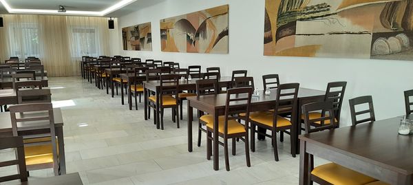 Dřevěné stoly KIAN M