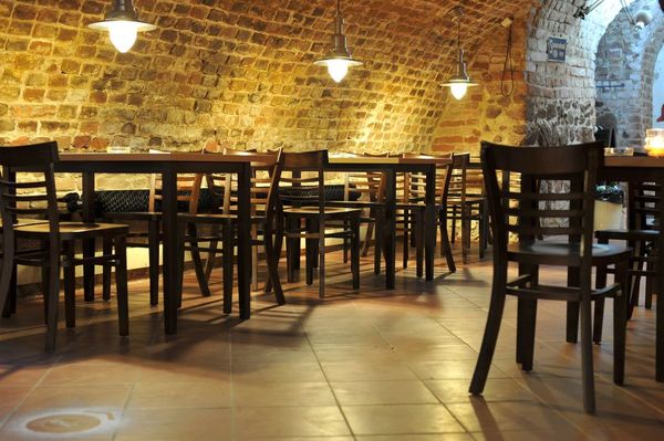 Restaurařní dřevěné židle