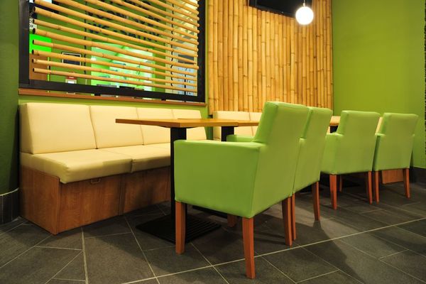 Čalouněná křesla a lavice