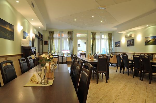 Restaurační židle a křesla