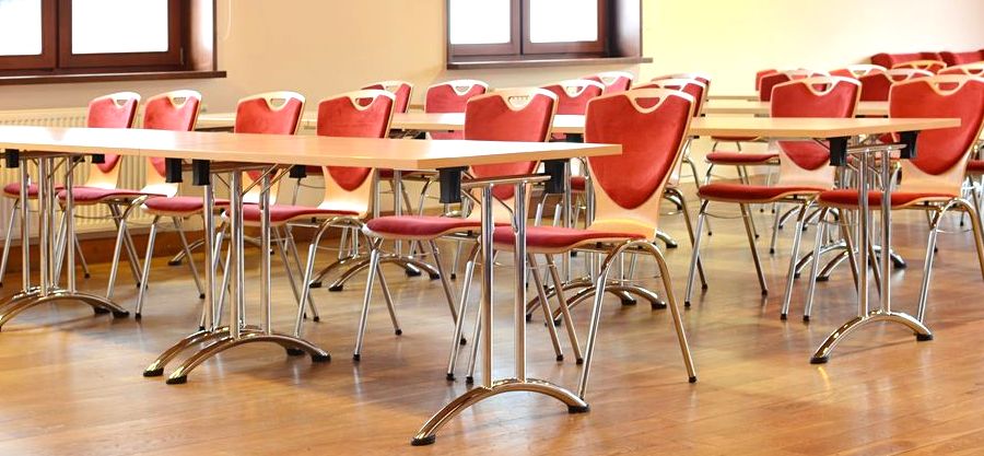 Kovové sklapovací stoly