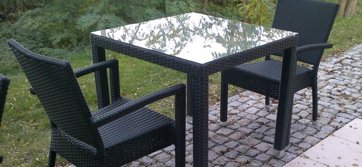 Zahradní stoly