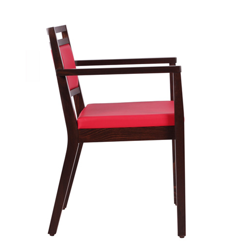 Dřevěná židle čalouněná s područkou LEANDRO P AL