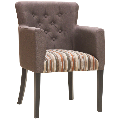 Čalouněná křesla BETTY K s dekorativním štepováním